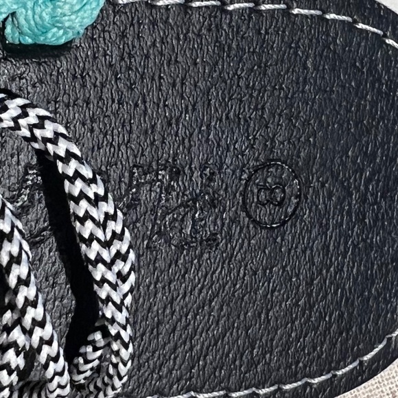 Plakas size 8 sandal NWT - Picture 3 of 3